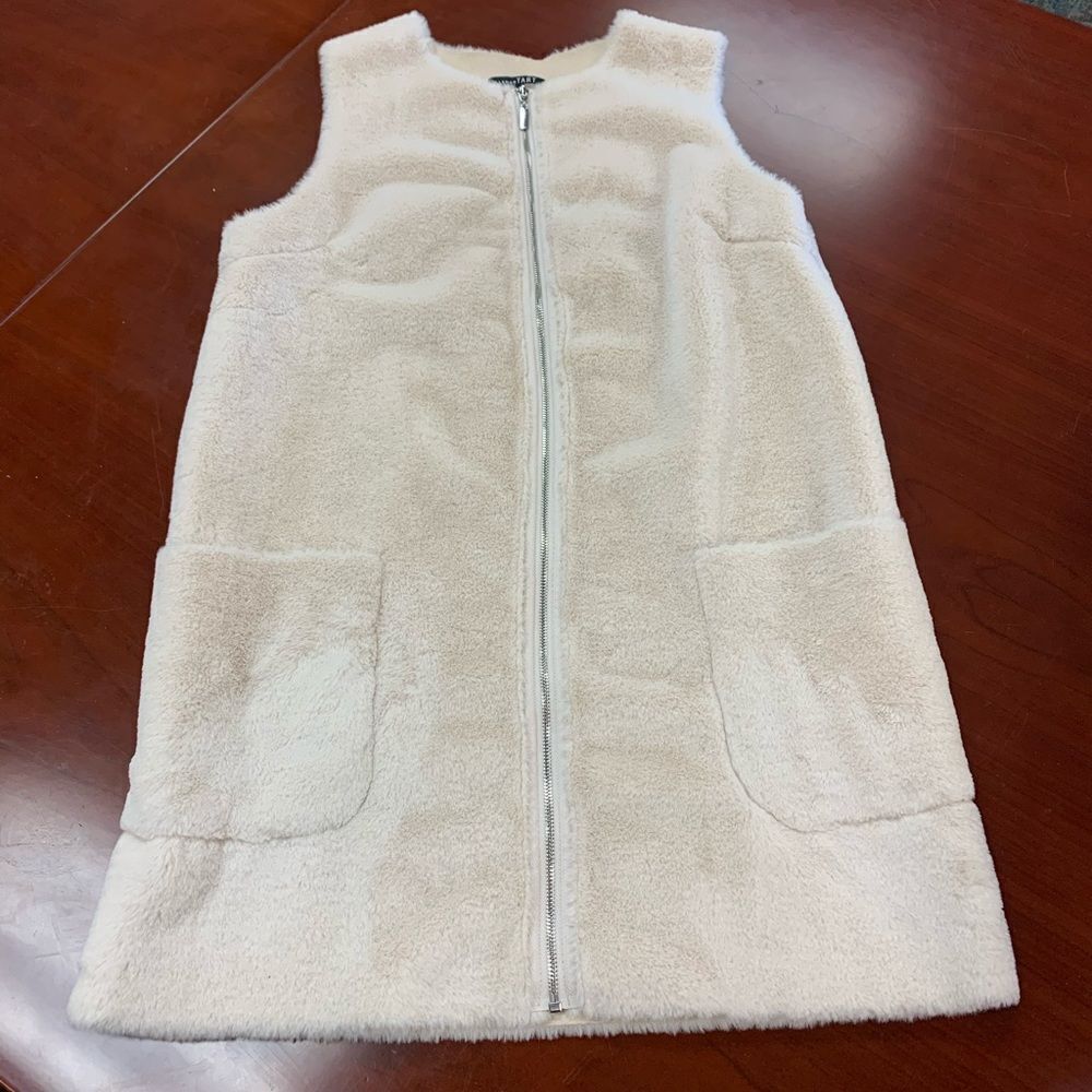 Lemon Tart Faux Fur Zip Up Vest sz S